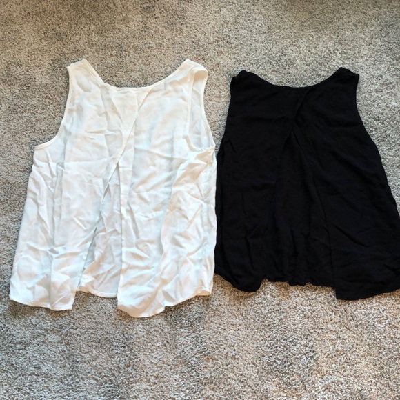 *SOLD* Bundle of 2 Tanks - Picture 8 of 9